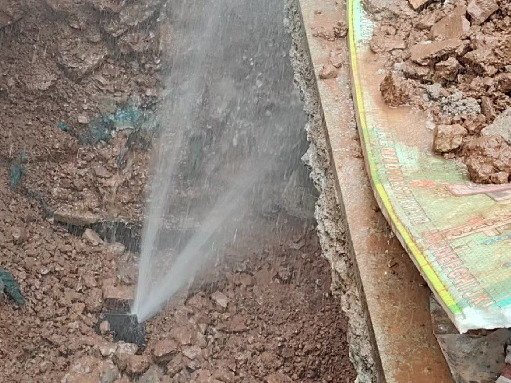 新乡市平原城乡一体化示范区消防水管漏水检测定点开挖